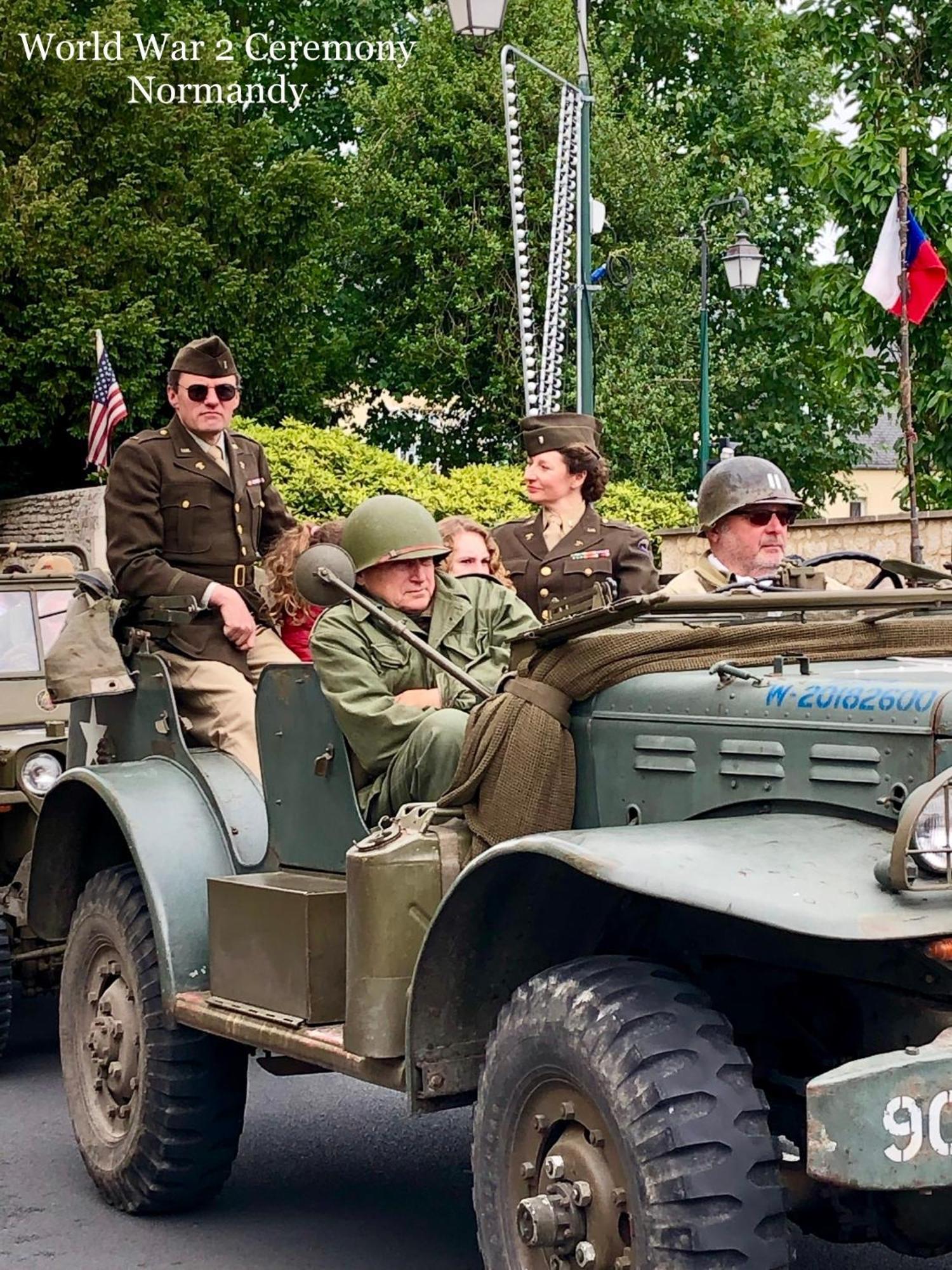 Double J - Omaha Beach Formigny Exterior foto